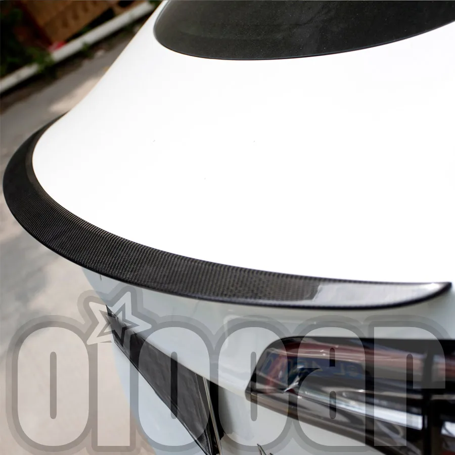 oiomotors High Quality Dry Carbon Rear Spoiler Wing for Tesla modle3