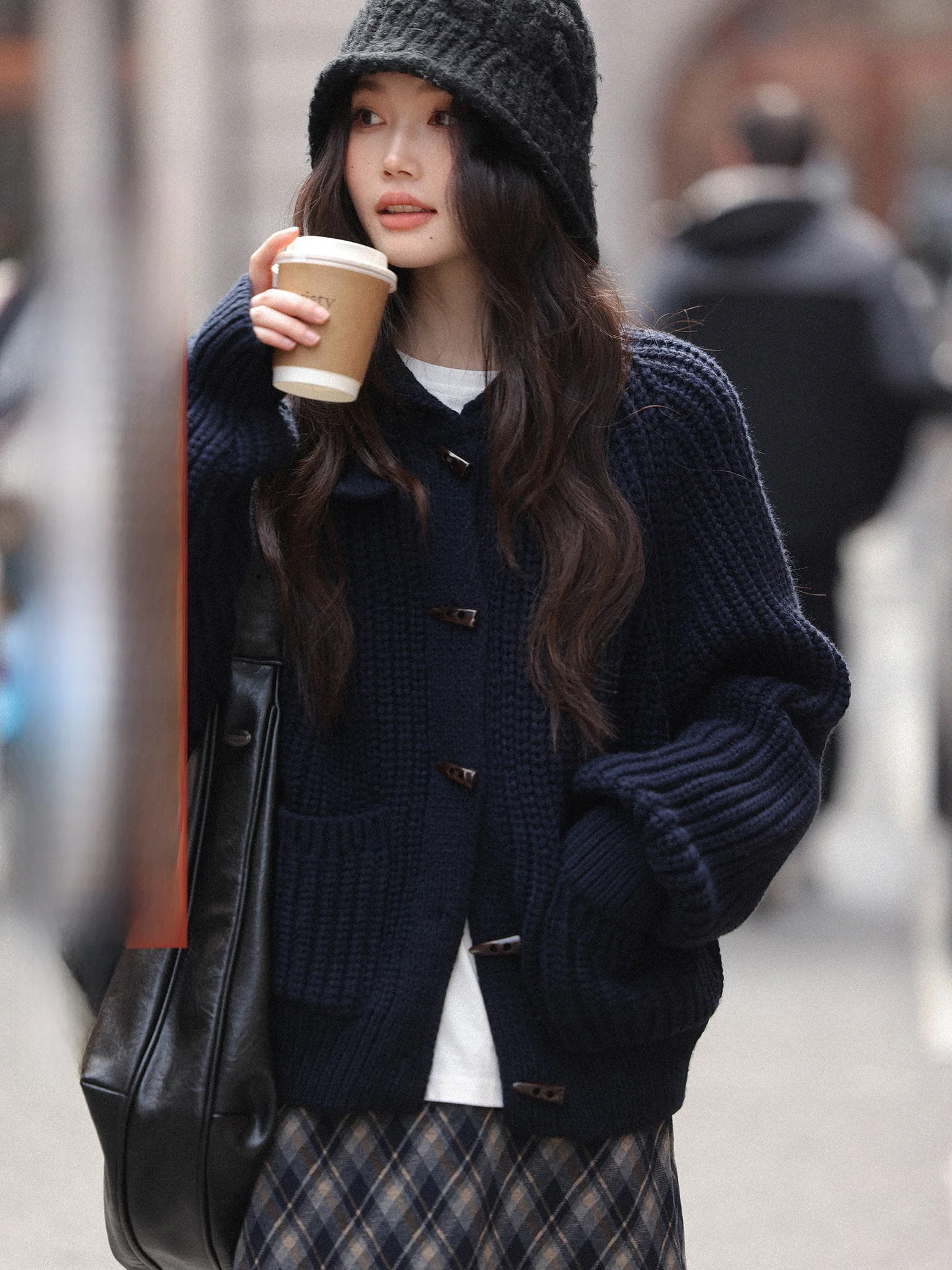 

Женский вязаный свитер-пальто из шерстяной смеси, повседневный, свободного кроя, с длинными рукавами, на пуговицах из рога коровы, зимняя верхняя одежда