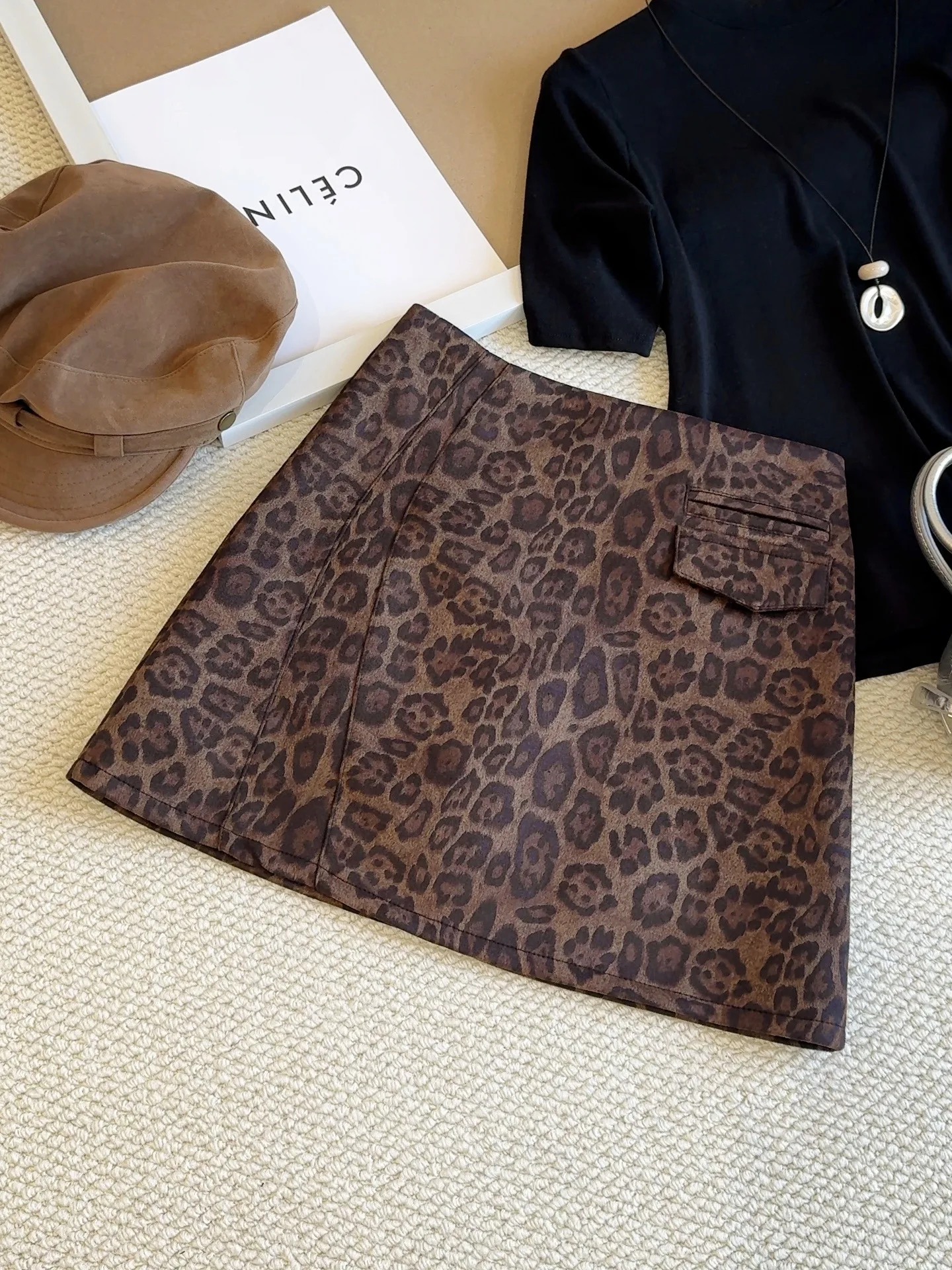 

Замшевая антибликовая юбка миди для женщин, осень-зима 2025 года с высокой талией для похудения, ретро-модная юбка с запахом на бедрах для девочек