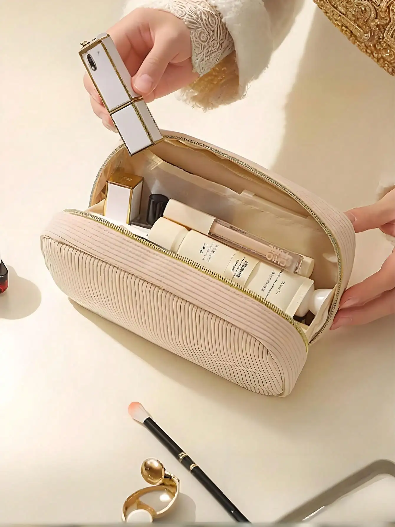 

1pc Corduroy Cosmetic Bag, Women Minimalist Zipper Travel Pouch, Beach Bag, Storage Bag, Lip Gloss Organizer, Makeup Bag, Large Capacity Storage Bag, Travel Essential