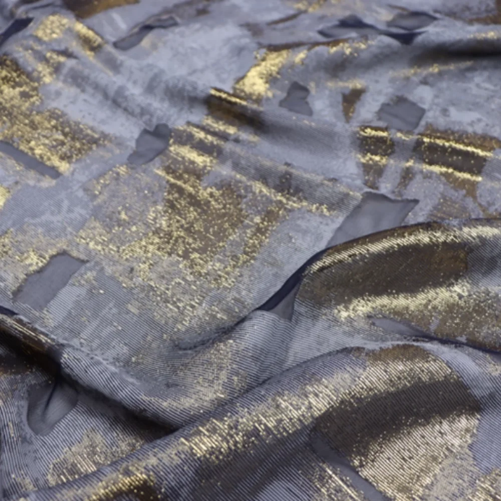 現代的な抽象的な高級通気性のある光沢のあるシルク麻メタリックジャカード生地、女性の素晴らしいパーティードレス用