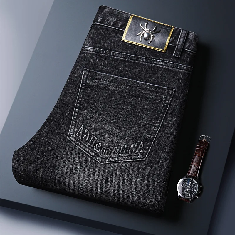 

Мужские черные серые джинсы с эластичной задней карманой и вышивкой, легкий роскошный модный бренд2025Осенний элитный европейский стиль