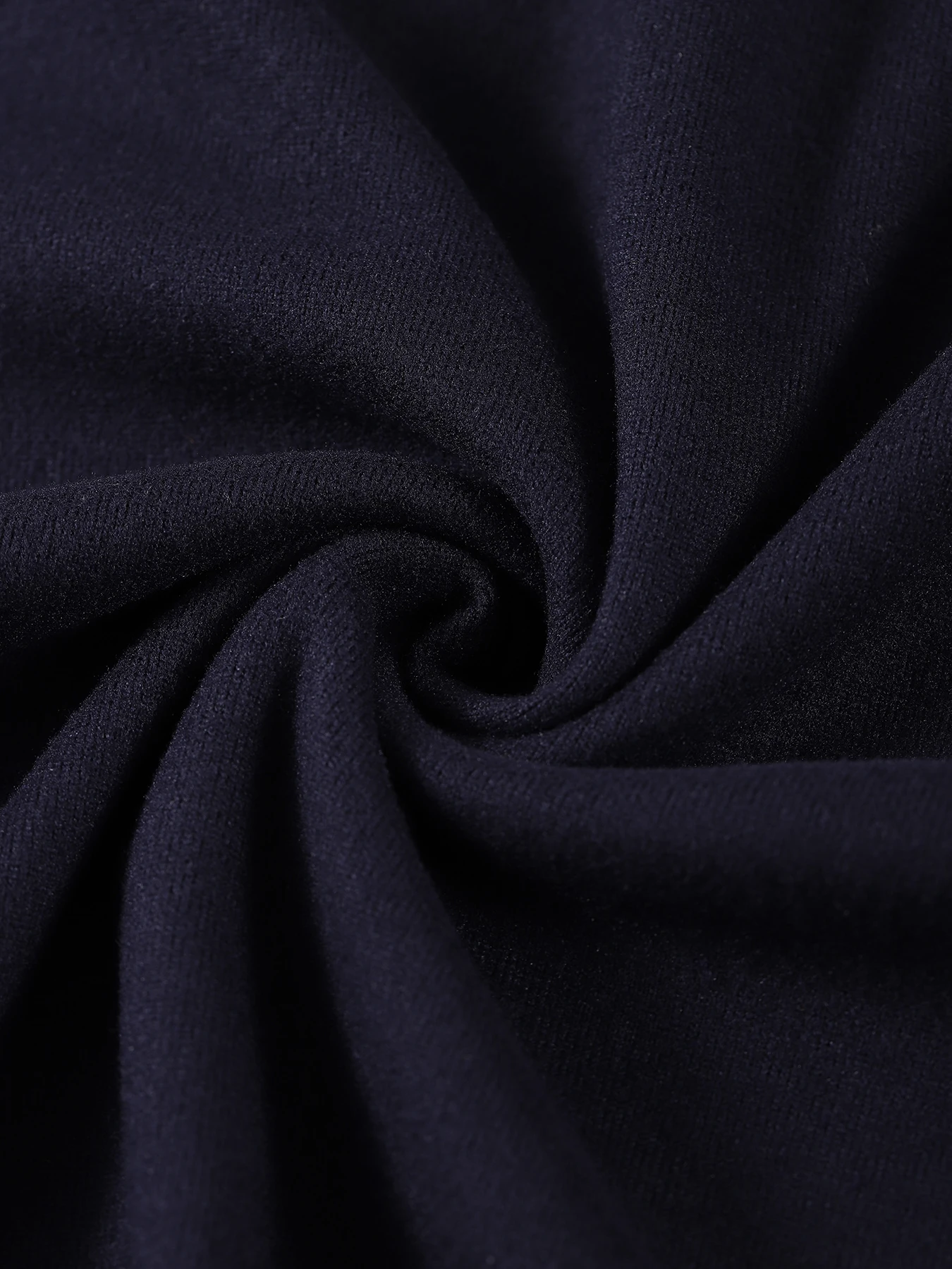 이것은 단지 한 장의 장면을 담은 프린트로, 따뜻한 기모 안감의 여성용 부드러운 기본 티셔츠, 편안한 가을 상의, 두꺼운 캐주얼 긴팔입니다.