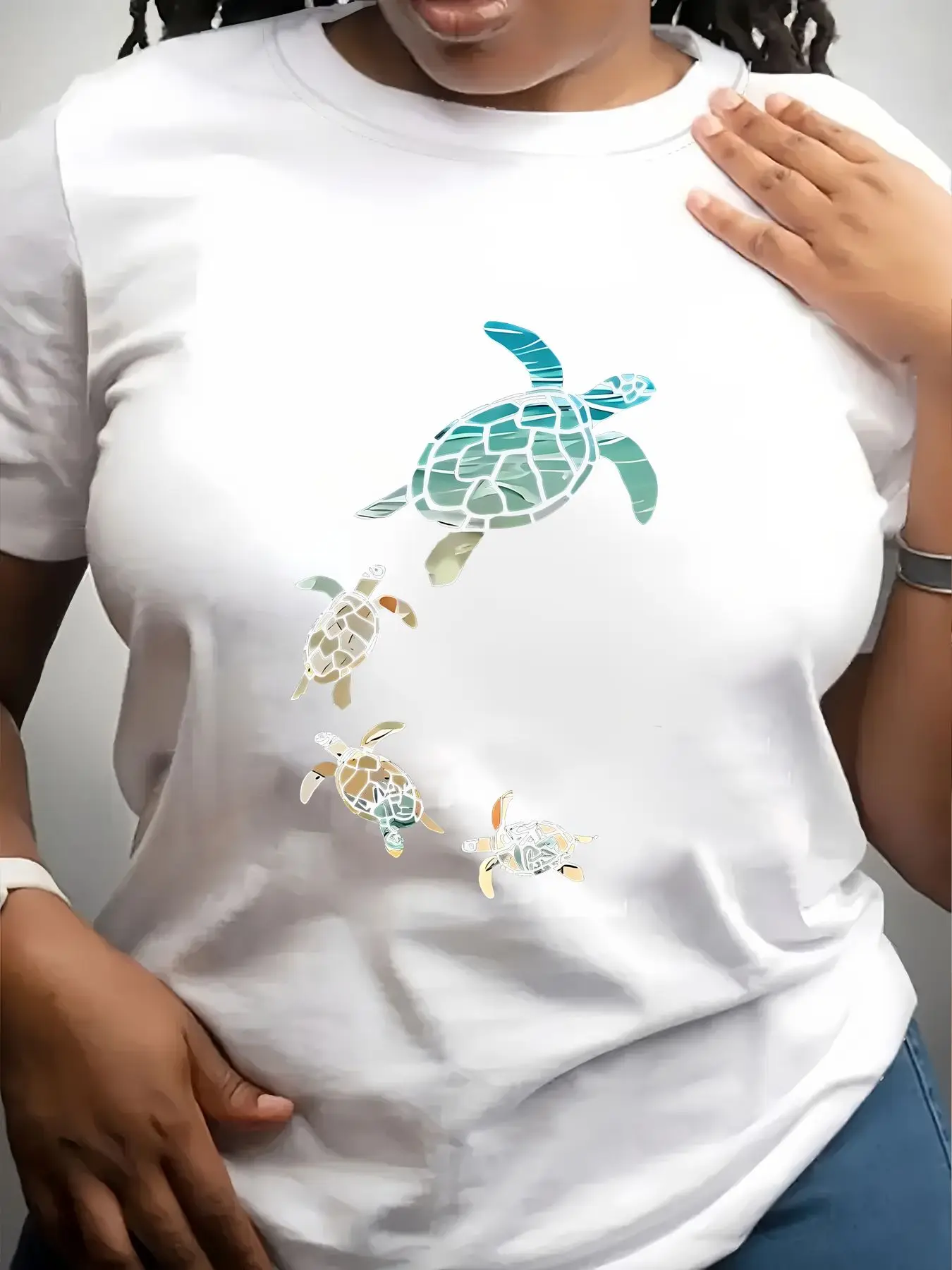 Women's Trendy Crew Neck T-Shirt Colorful Sea Turtle Family Print Suitable for Casual Sportswear