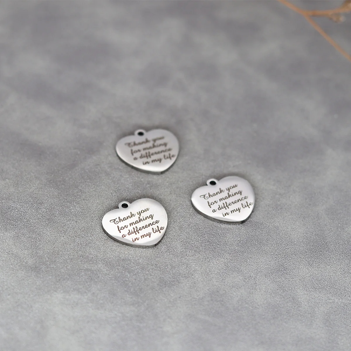 3Pcs/lot Laser Engraved Thank You For Making A Difference In My Life Stainless Steel Charm High Polish Mirror Surface Pendants