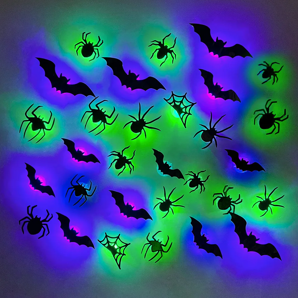 Image of Halloween Fledermaus/Spinnen Nachtlicht 3D Lila/Grüne Lichter Wandaufkleber Selbstklebende Leuchtdekoration für Spukhaus-Party-Zubehör