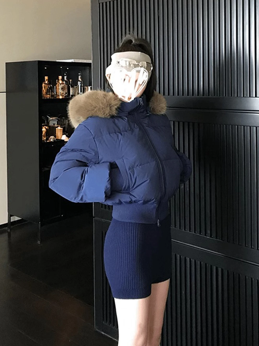 

Женская зимняя утепленная куртка цвета хаки с меховым воротником и капюшоном, с завышенной талией, свободного кроя, в корейском стиле, больших размеров