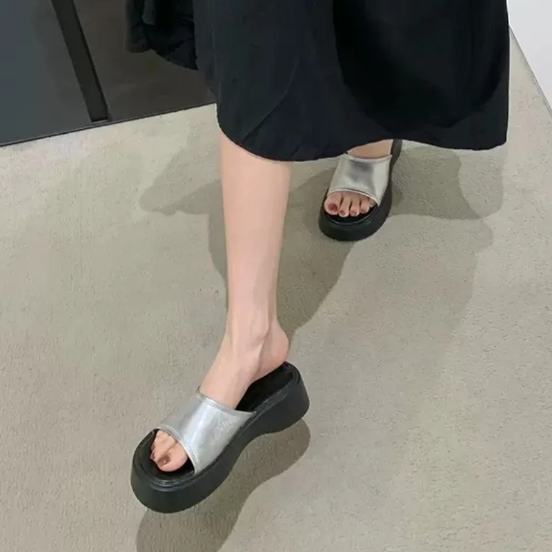 Summer New Fashion Thick Sole Outward Wearing Cool Slippers Wide Faced Casual Step on Lazy Slippers Female