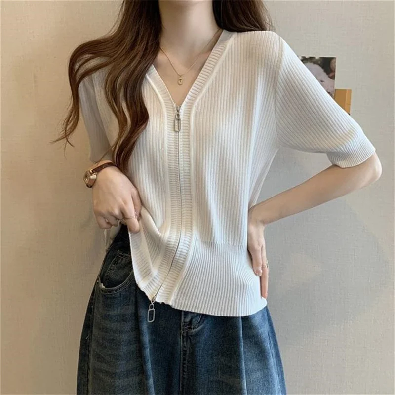 

Summer New Women's Ice Silk Short sleeved T-shirt Knitted Shirt Slim Fashionable Versatile High end Bottom Shoulder V-neck Top