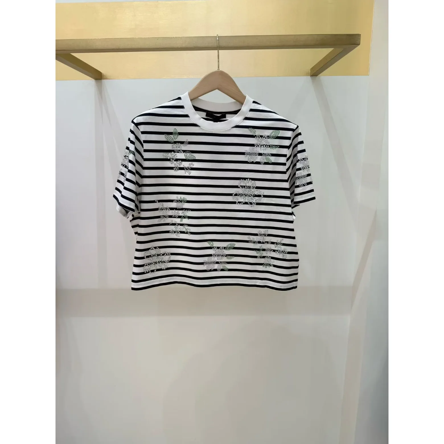 

Heavy Rhinestone round Ne ort Sve Striped Floral T-irt Women's Casual Cotton Spring 2026 HEIDD M Home Early Spring