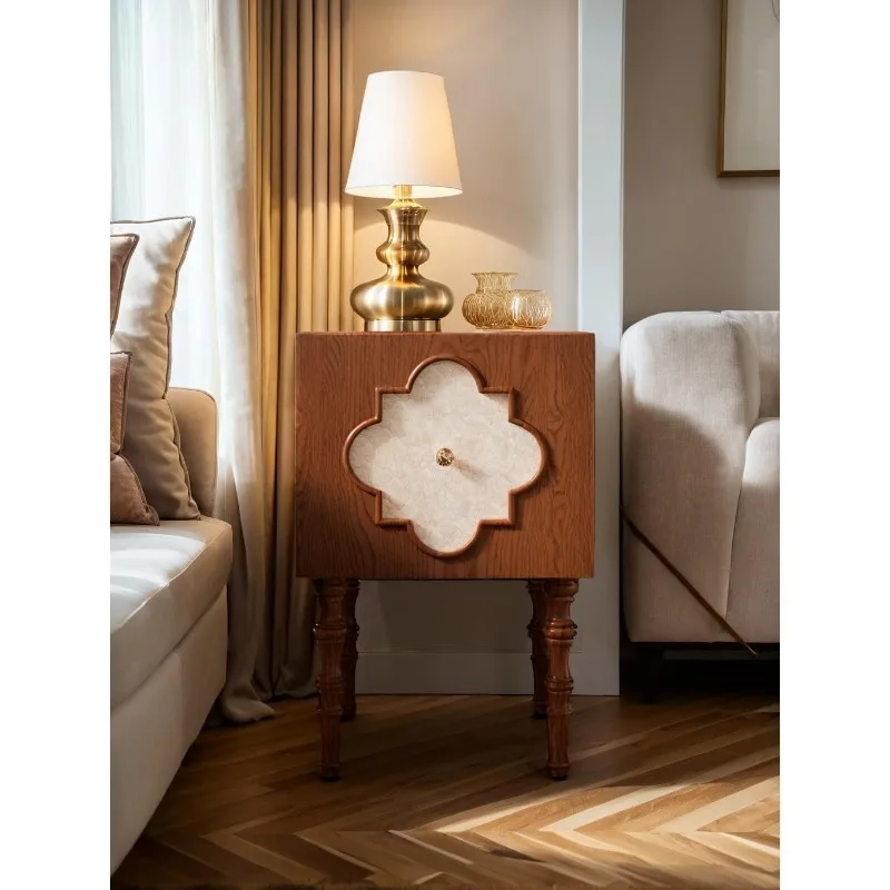 Hochwertiger Luxus-Nachttisch aus Eschenholz mit Künstlerischem Vierblättrigem Kleeblatt-Design, Sofa-Beistellschrank, Schlafzimmer-Nachttisch