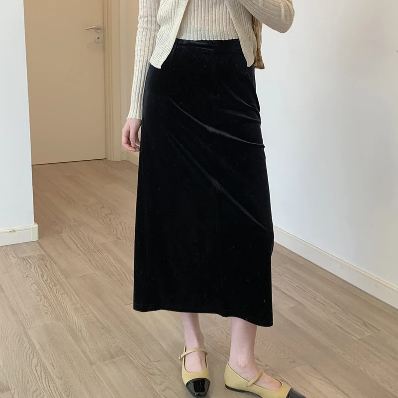 

2024 Black Velvet Skirt for Elegant Women Female French Style Vintage Pencil Skirts Young Ladies Winter Straight Length-skirt