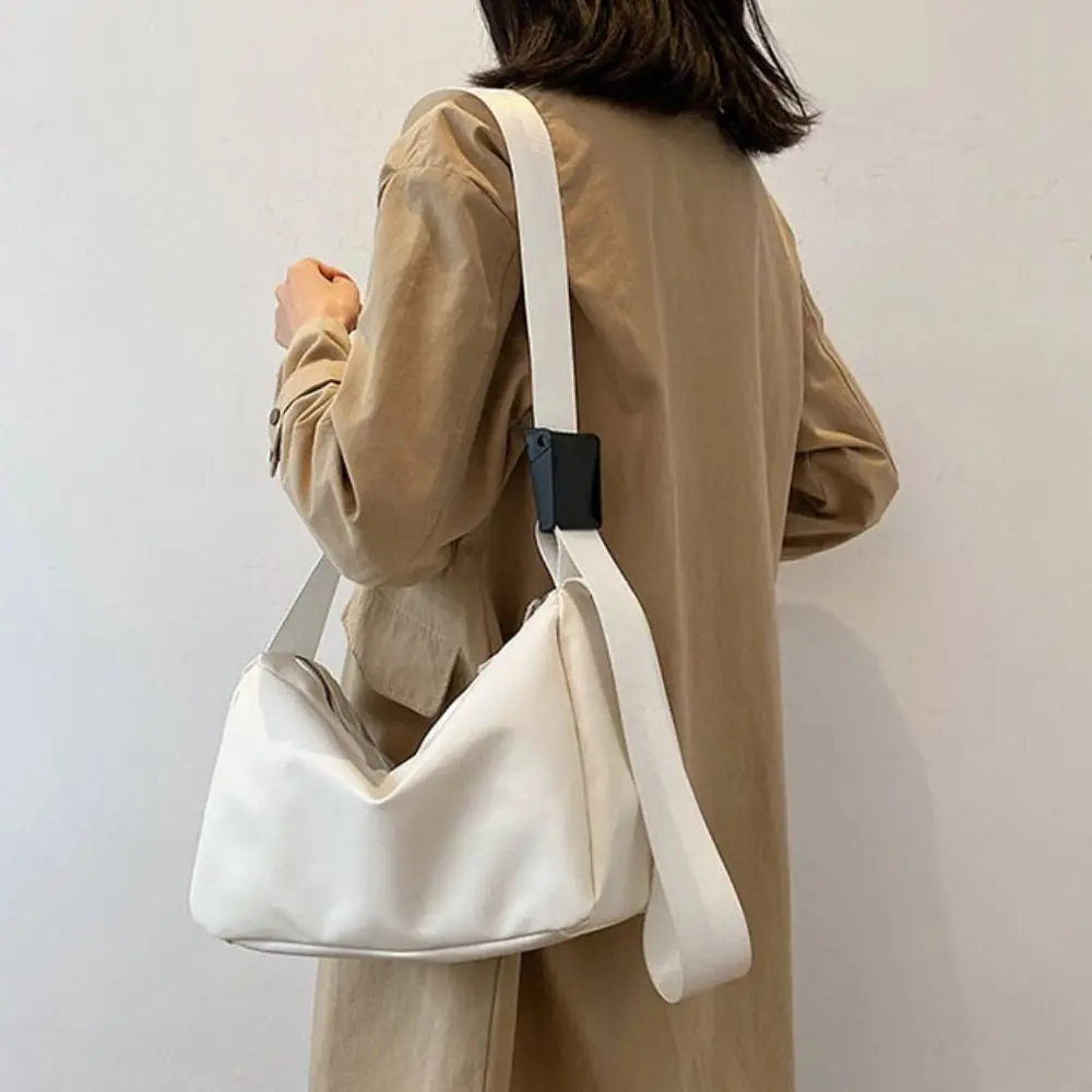 حقيبة كتف هاراجوكو البولي يوريثان الأنيقة ذات سعة كبيرة بلون سادة حقيبة تدريب اللياقة البدنية ناعمة مقاومة للماء حقيبة كروس رياضية للصالة الرياضية #4