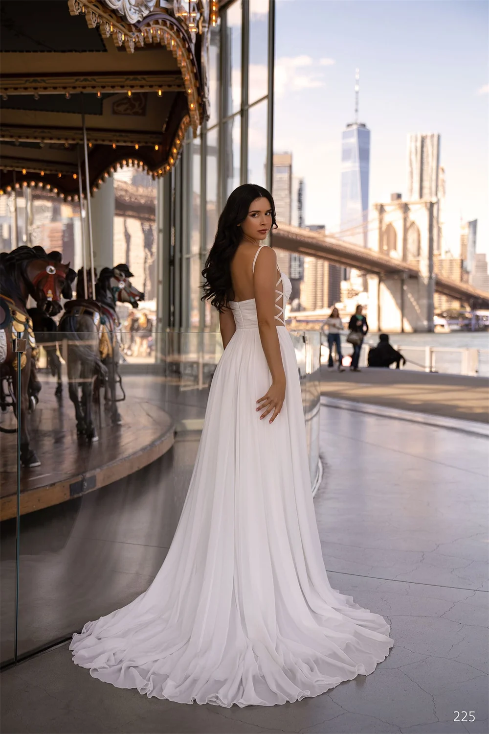 كيوتو مخصص الأبيض التجاعيد الخصر الجانب قطع التدريجي فستان الزفاف السباغيتي الأشرطة ألف خط vestidos de noche فرشاة قطار رسمي