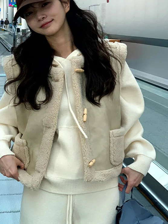 Chic hiver nouveau Sle femmes en cuir fourrure intercé gilet manteau avec bouton conception Faionable Anti-âge à la mode