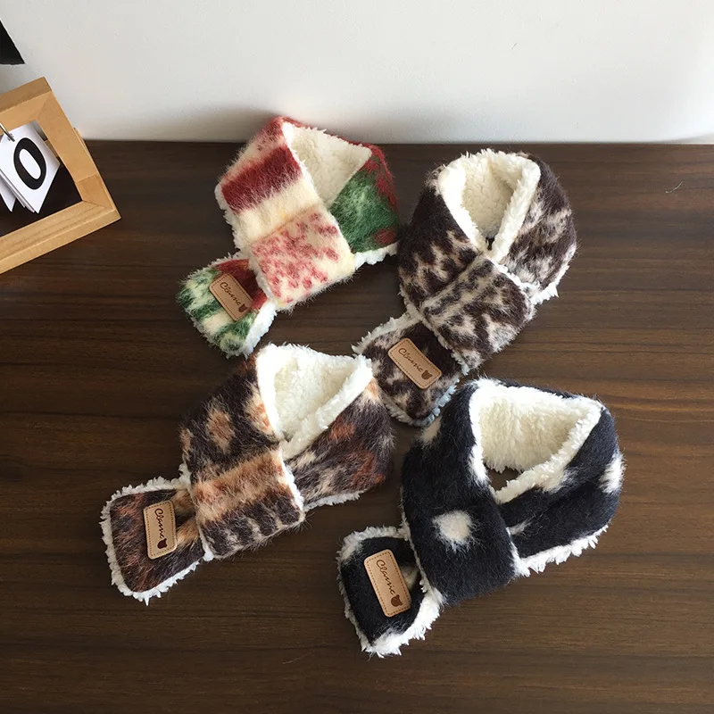 Pet Autumn and Winter Season Thick Warm Scarf Teddy Small Dog with Plush Plaid Collar Dog Accessories for Small Dogs