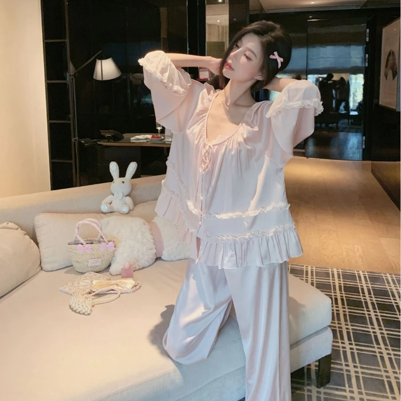 

Новинка 2026 года: Хит продаж! Домашний комплект из двух предметов: однотонный топ с длинным рукавом и брюки в художественном стиле.