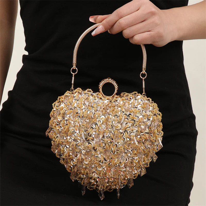 2023 Hot Red Woman Love Heart Bags Luxury Designer Shining Marriage Casual Lady Party Evening Dressing Purse Rich Clutch Bag