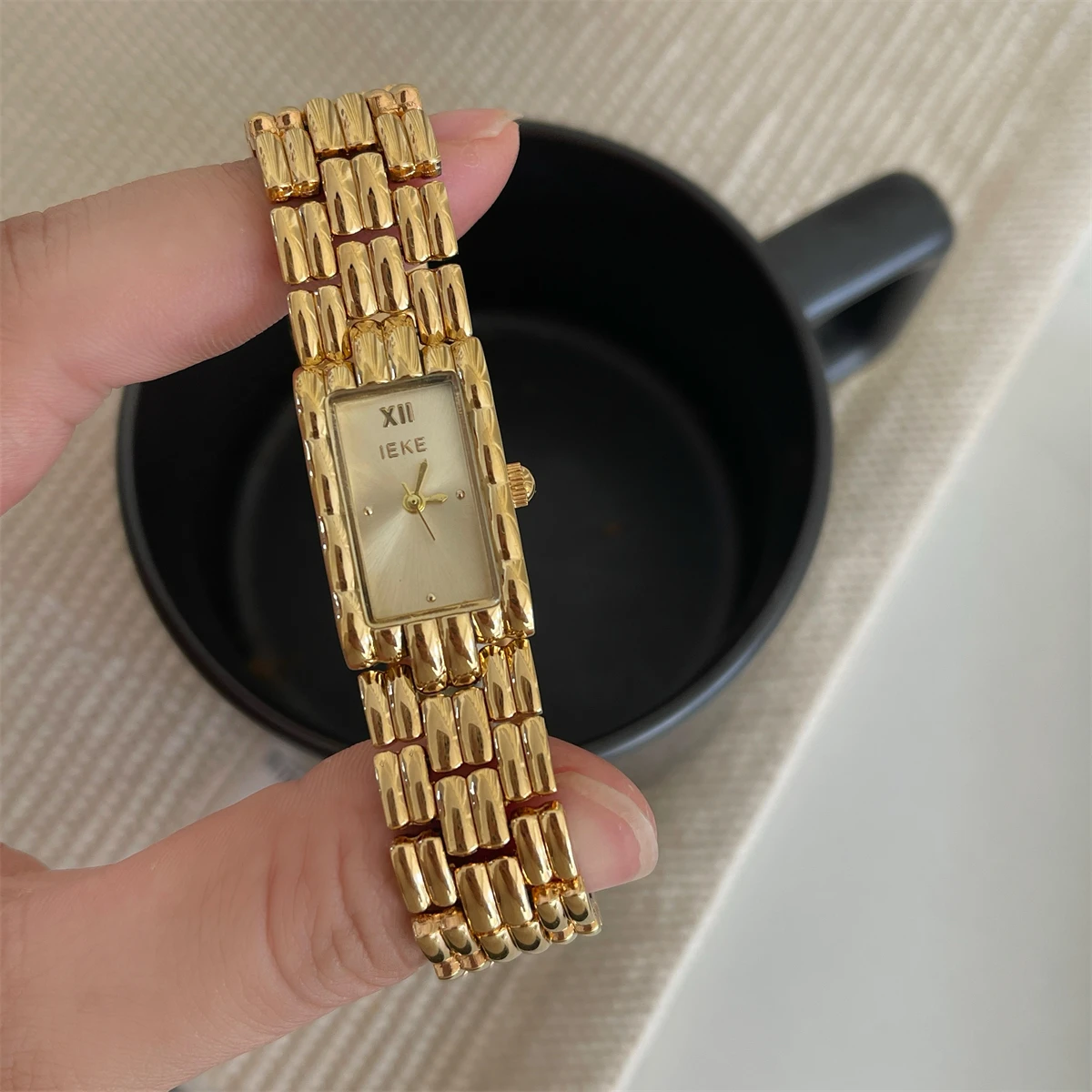 New Women'S Bracelet WatchStylish And ElegantFeaturing A Simple Wheat-Ear DesignA High-End Vintage Look And A Quartz Movement.