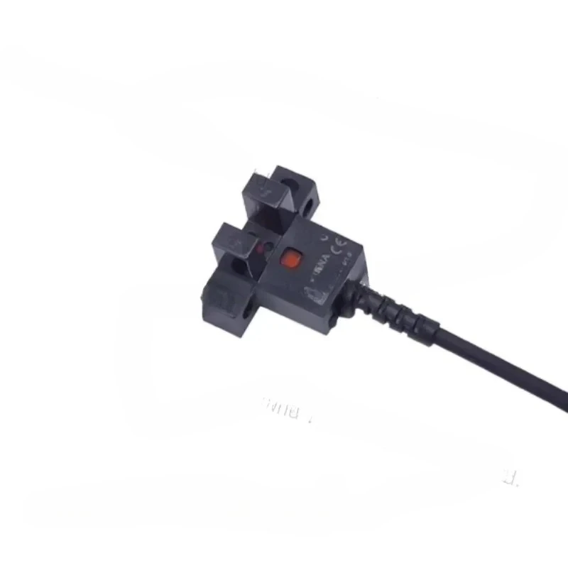 2pcs LU671-5PA Trough Photoelectric Switch 671-5NA Photoelectric Sensor U-slot L-type 4-wire Miniature Photoelectric Switch PNP