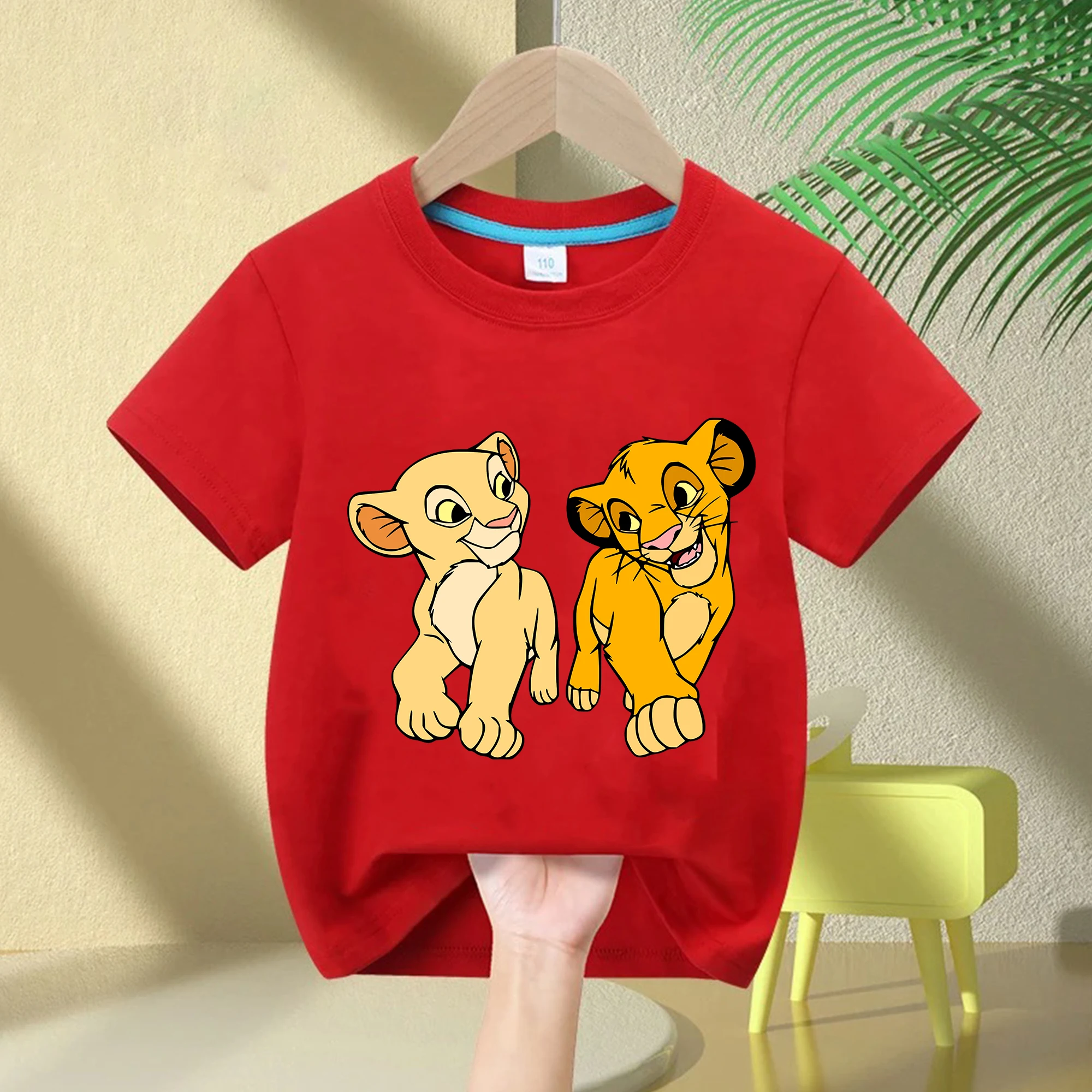 Trendiges und Cooles Kinder-T-Shirt mit Löwenkönig-Simba-Cartoon-Druck, Sommer 2026, atmungsaktive Baumwolle, Kurzarm für Eltern und Kind – Detail 2