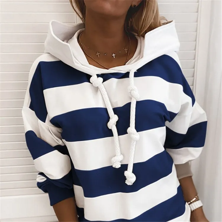 เสื้อฮู้ดดี้ลายทางยาวแบบใหม่ ปี 2020 เสื้อผู้หญิงแฟชั่นฤดูใบไม้ร่วง เสื้อสเวตเตอร์ลำลองใส่สบาย ผลิตจากโพลีเอสเตอร์ คอกลม