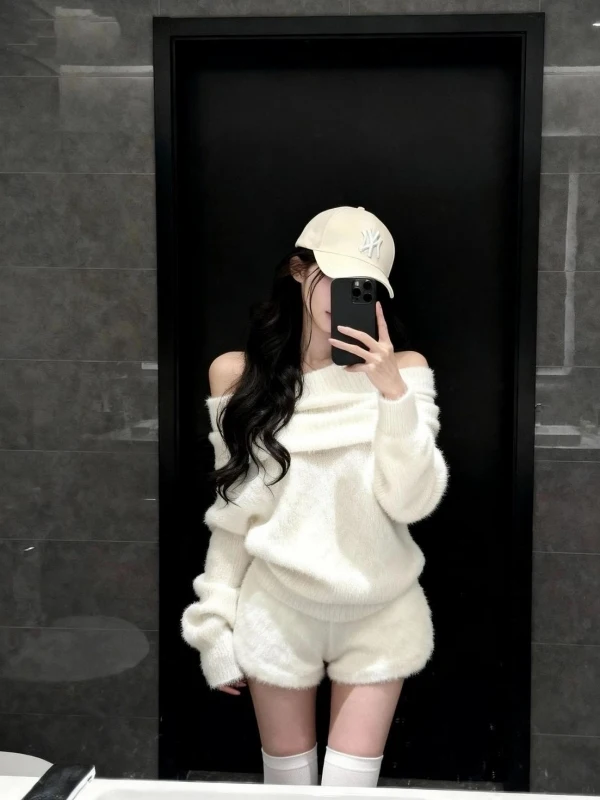 Korean Lazy Style Soft Cozy One-Shoulder White Sweater Christmas Theme High Waist Short Pants Two-Piece Set Autumn Winter Spi...