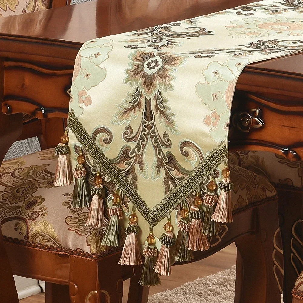 High Quality Soft Deerskin Fleece Table Runner Table Mat European Jacquard Tablecloth  Anti-Slip Bed Flag Tassel Table Flag