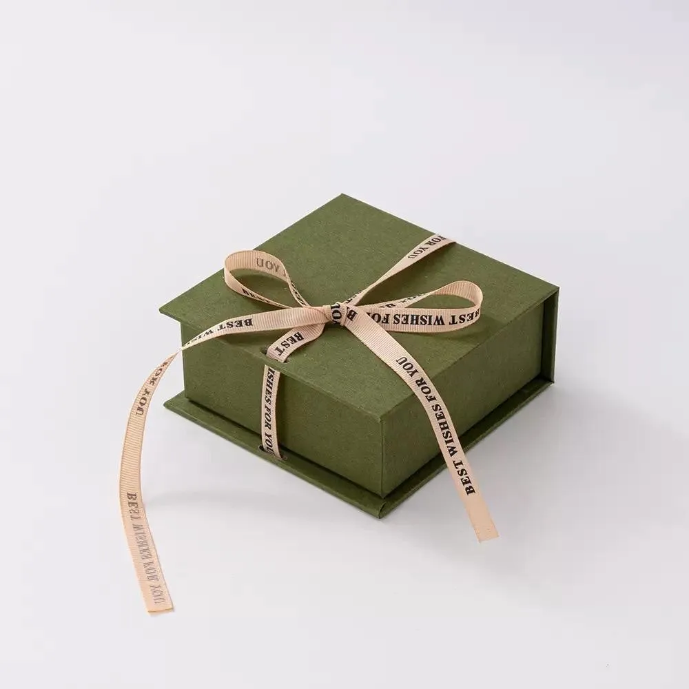 

Mariasz Minimalist Eco-friendly Experts Jewelry Gift Box Portable Custom White Green Flip Packaging for Necklaces Earrings