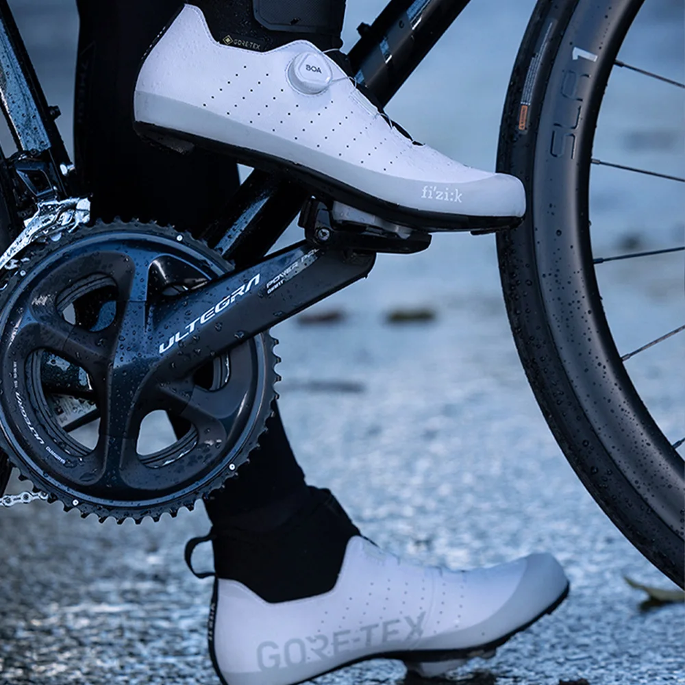 Fizik R5 Winter Cycling Shoes, Waterproof Thermal Road Bike Clipless Shoes with Fleece Lining, Lightweight Comfortable Performan