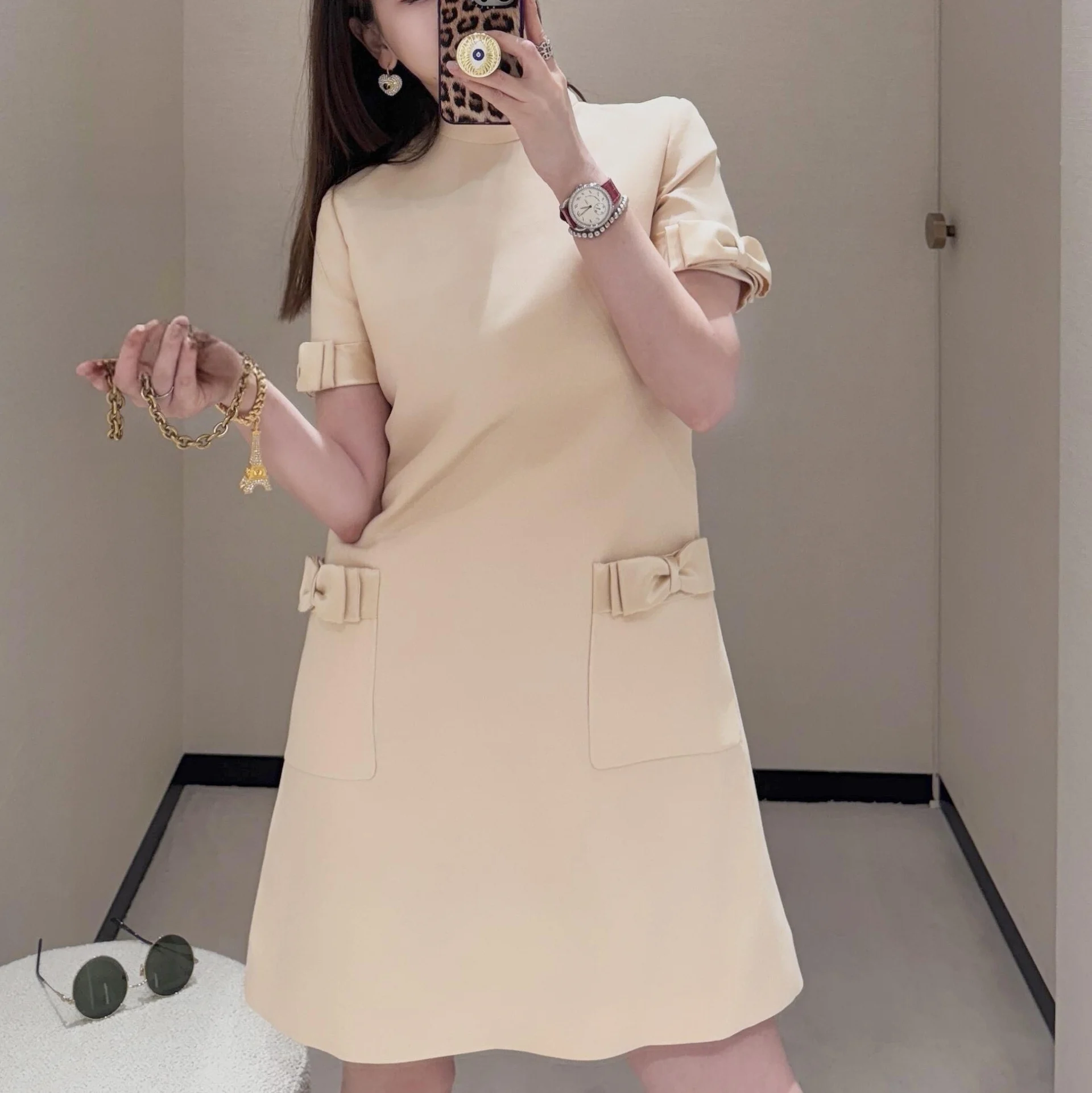 

Elegant Ladies Apricot Silk Dress Short Sleeve Slim Mini A-Line Party Dress Fashion Pocket Vintage Bow Wool Dress