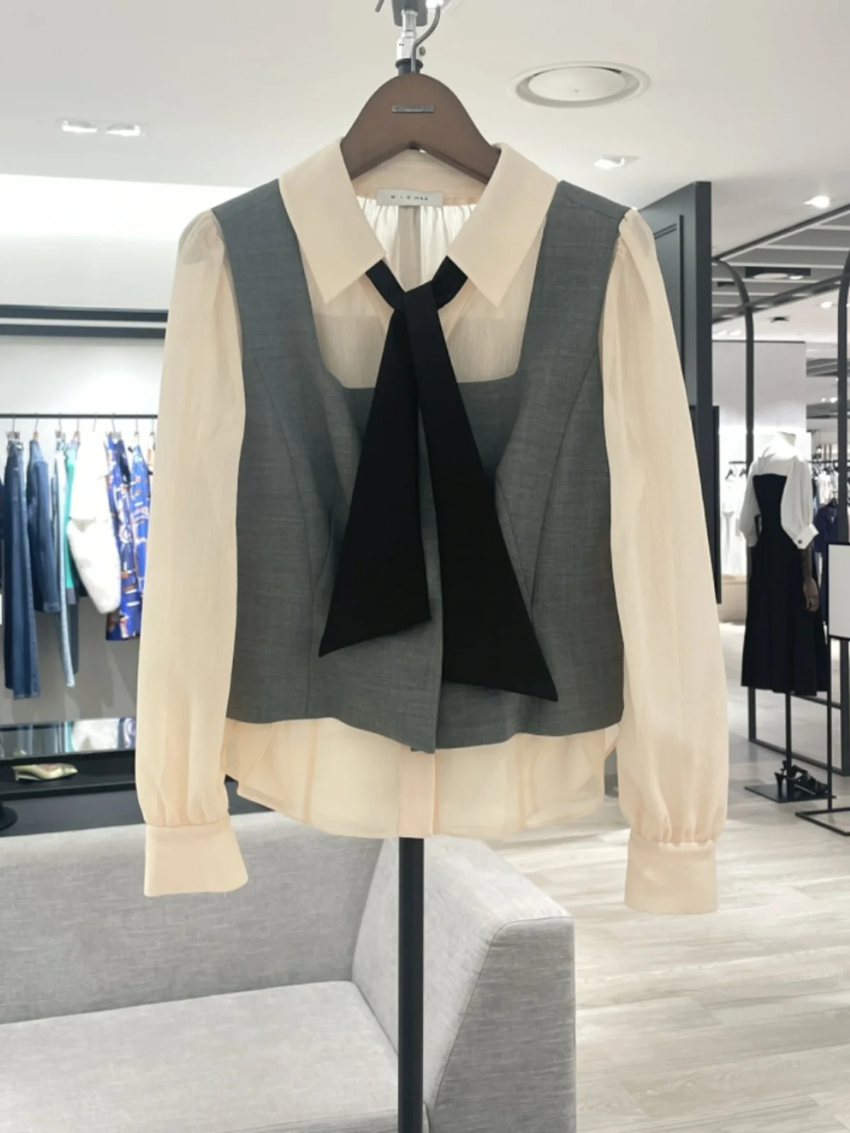 

Faionable Loose Long Sve Women's irt Spring Autumn New Sle Korean Sle Commute Sle Silk Blend Tie Collar Blouse