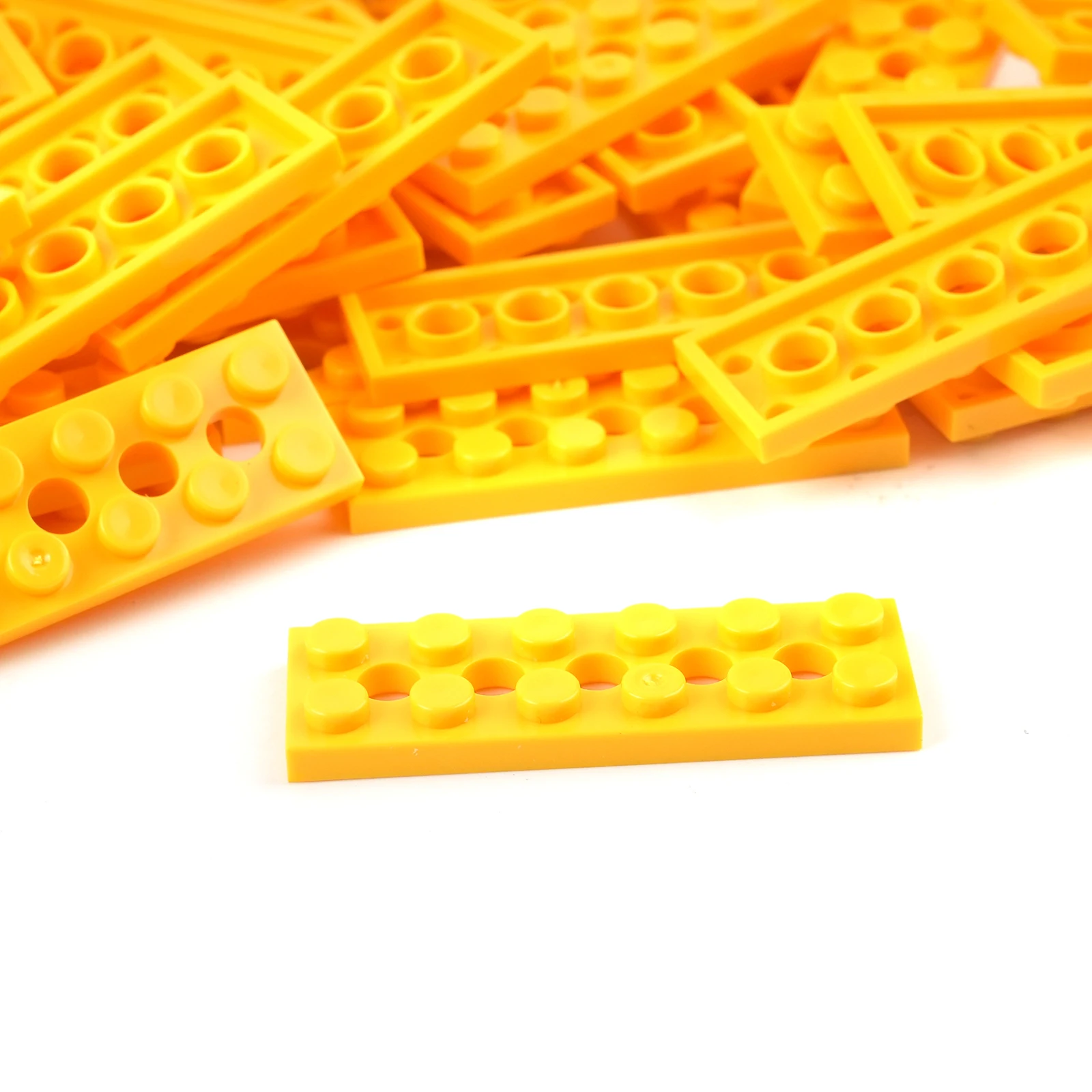 

10/20/50pcs MOC Hole Bricks Thin Plate Small Particle High-tech DIY Car Robot House Parts Multiple Color Bloques De Construcción