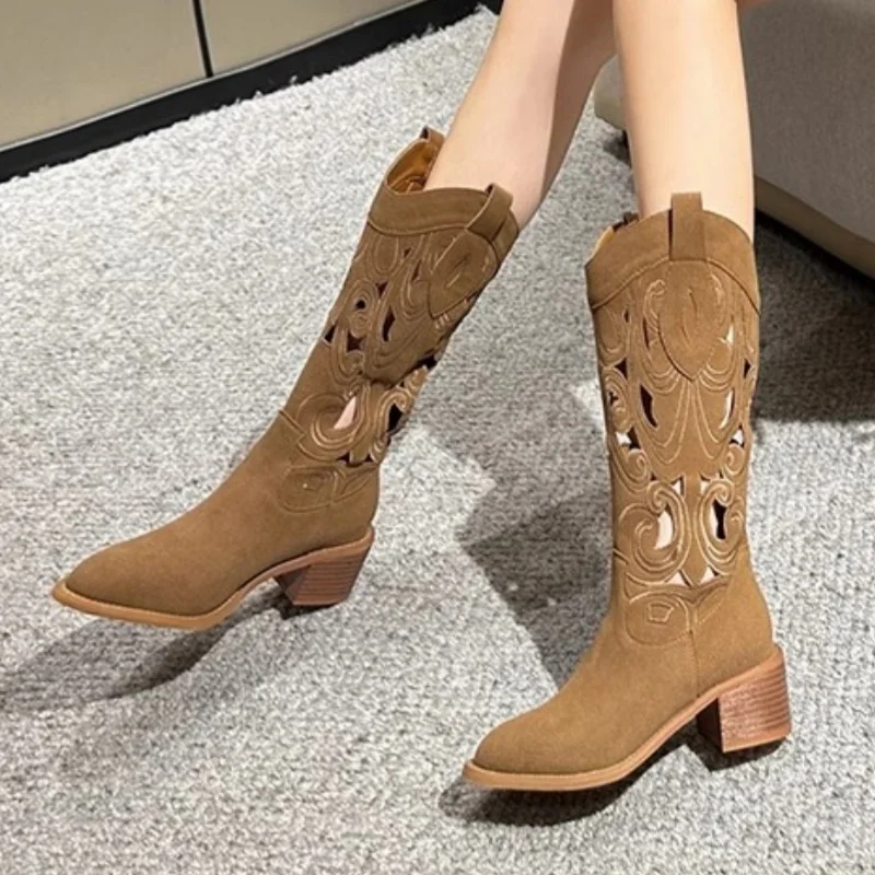 Botas Chelsea de tacón alto y punta estrecha para Mujer, zapatos informales de media pantorrilla con agujeros, zapatos góticos de nieve, tendencia 2025