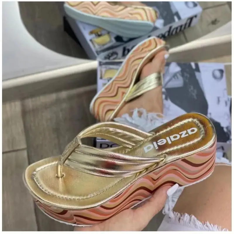 2024 Hot Summer Woman New Large Color Thick Bottom Herringbone Slippers Slope Heel Beach Sandals Women Slippers Zapatos De Mujer