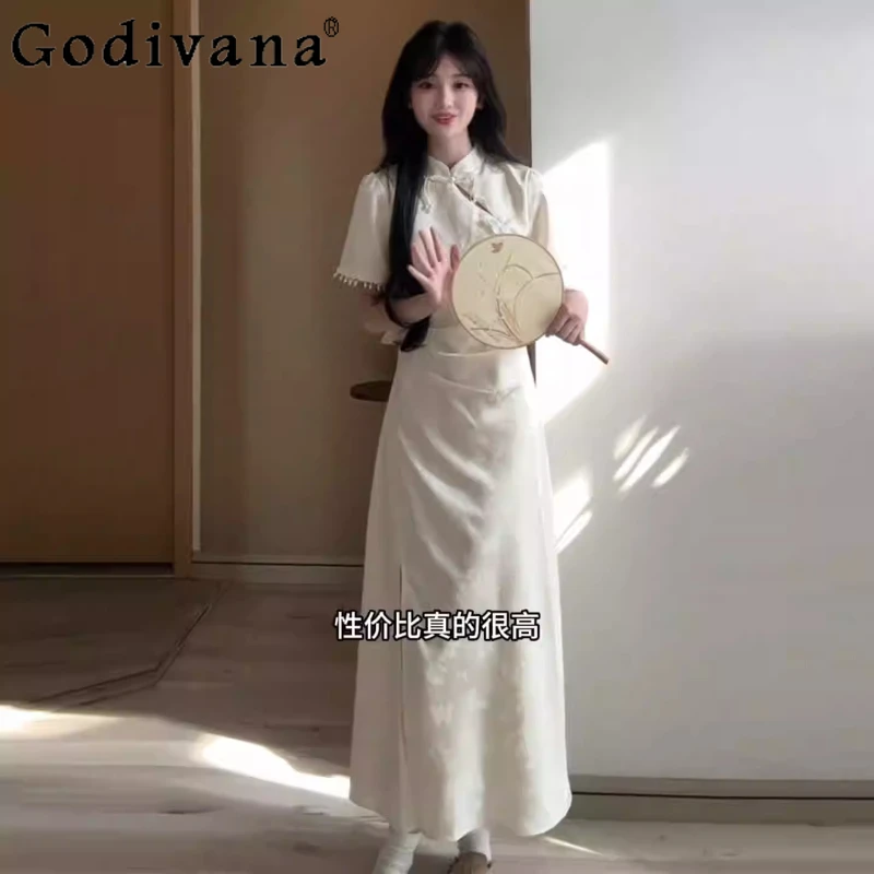 

Women Summer Large Size New Chinese Temperament Improved Cheongsam Apricot High Waist Short Sleeve Stand-up Collar Split Dress