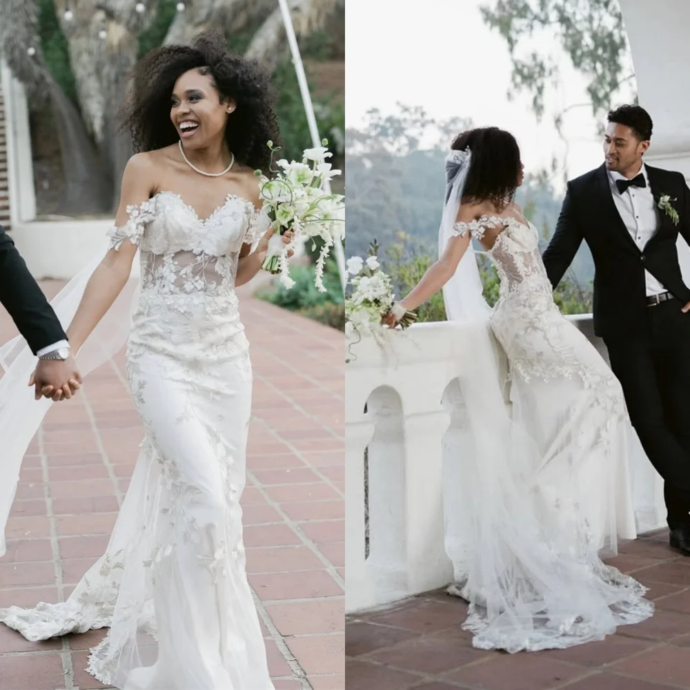 

Customized Luxury White Organza Wedding Dress Exquisite Strapless Off the Shoulder Short Sleeves Bridal Gowns Chapel Train Dress