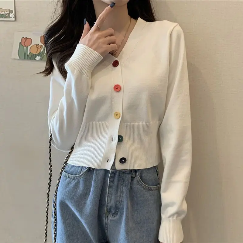 

Новинка 2026: Шикарный винтажный укороченный вязаный кардиган с V-образным вырезом, длинными рукавами, повседневный, универсальный, мягкий, вязаный, верхняя одежда