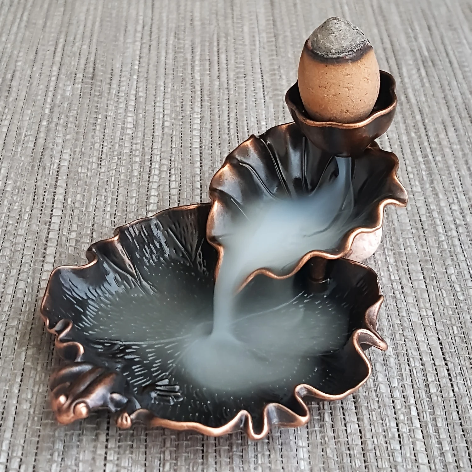 1pc Alloy Incense Plate, Lotus Leaf Backflow Incense Burner, Aromatherapy Furnace, Frog Ornament view 5