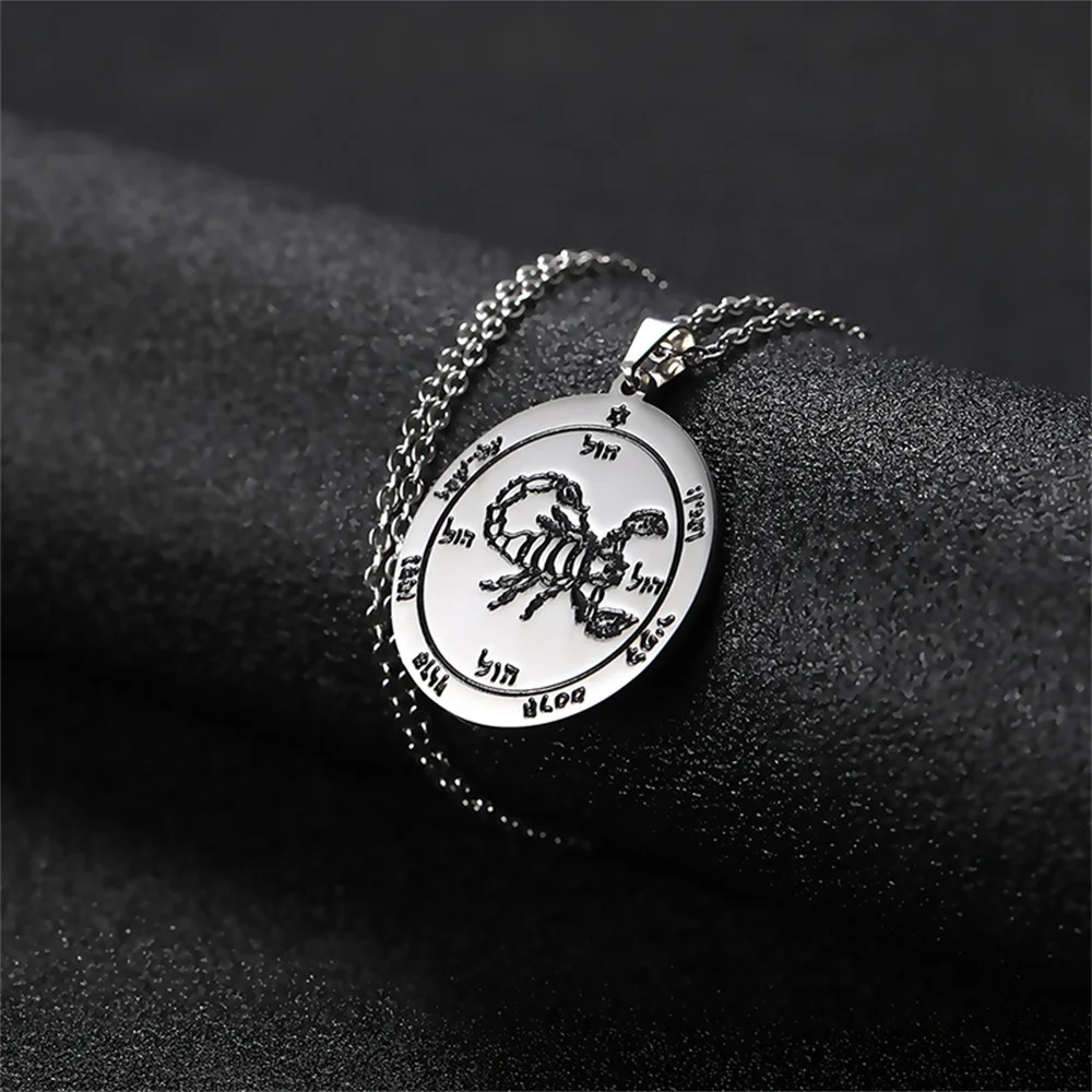 EUEAVAN The Key of Solomon Round Pendant Necklace The Holy Fifth Pentacle Vintage Necklaces Scorpion Amulet Jewelry Party Gift