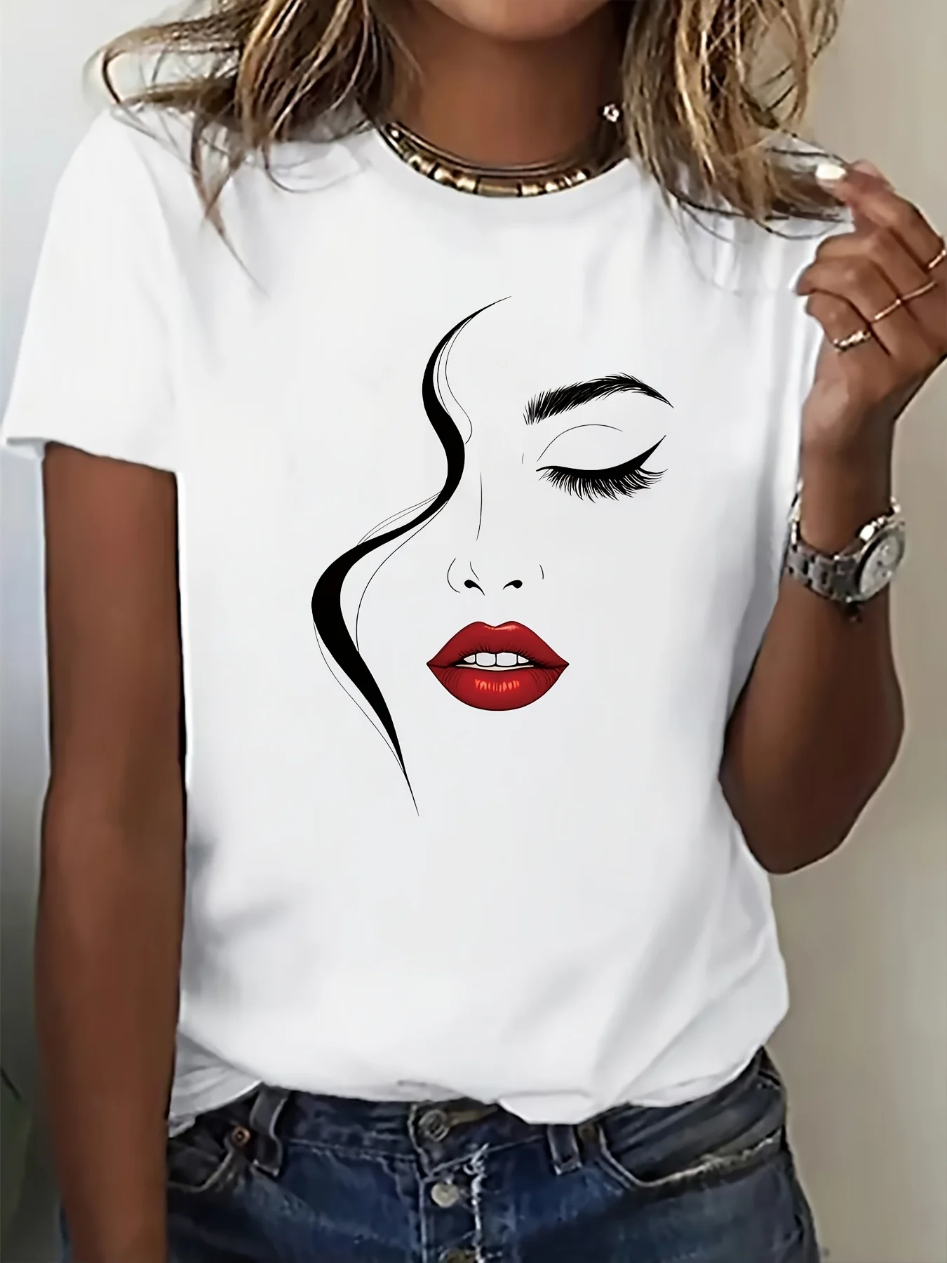 Ladies' Lines Facial Portrait Patterns Round Neck Printed T-shirt, Personalized and Fashionable Street Style Short Sleeved Shirt