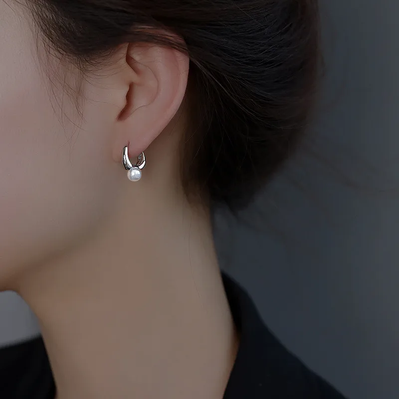 2024 Trend Korean Kpop Gold Color Simple Cute Pearl Ear Clasp Hoop Earrings for Women Tiny Earrings Wedding Party Jewelry Gifts image 5