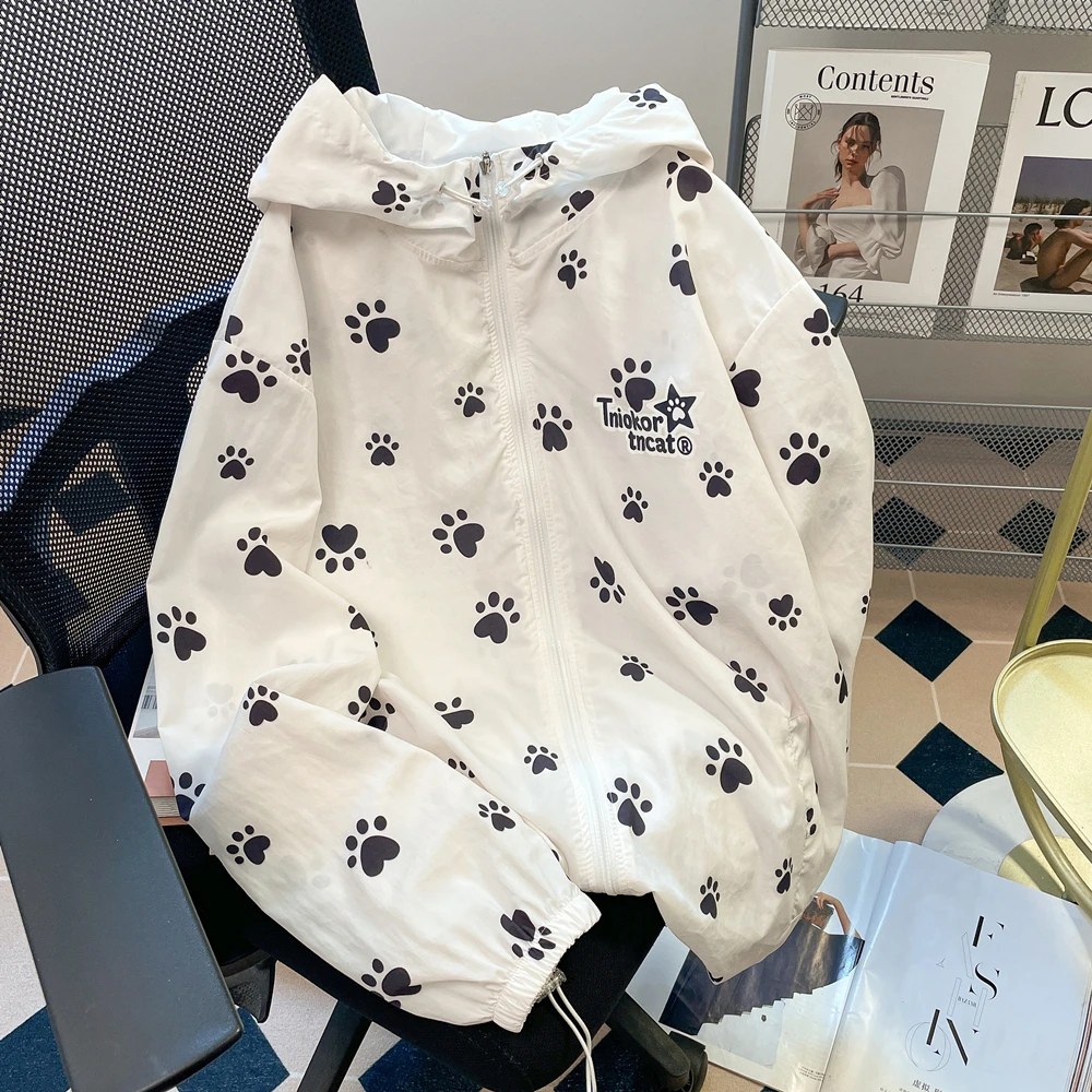 Veste de protection solaire à capuche imprimée patte de chien mignonne japonaise pour femmes, manteau cardigan décontracté à manches longues, vêtements d'été pour femmes