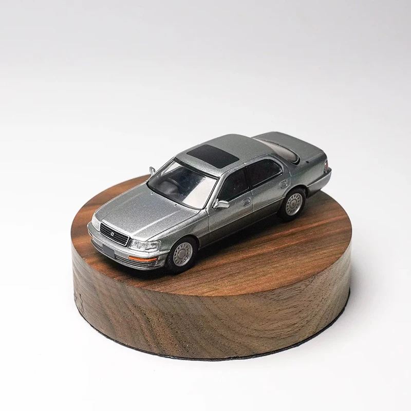 Tarmac Works TW 1:64 Scale LS400 Gray Alloy Car Model Static Collection Decorated Holiday Gifts Toys