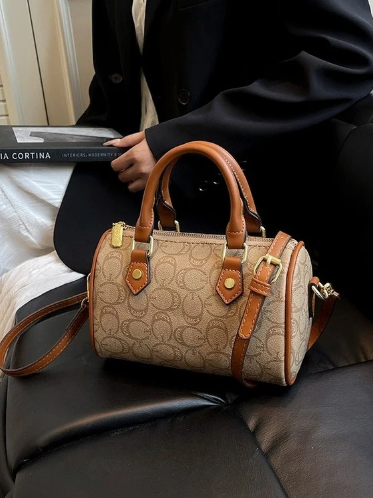 

American Vintage Commuter Bag, Women's Luxe Boston Shoulder Purse, Day to Night Crossbody, Casual Sling Bag, Minimalist Leather