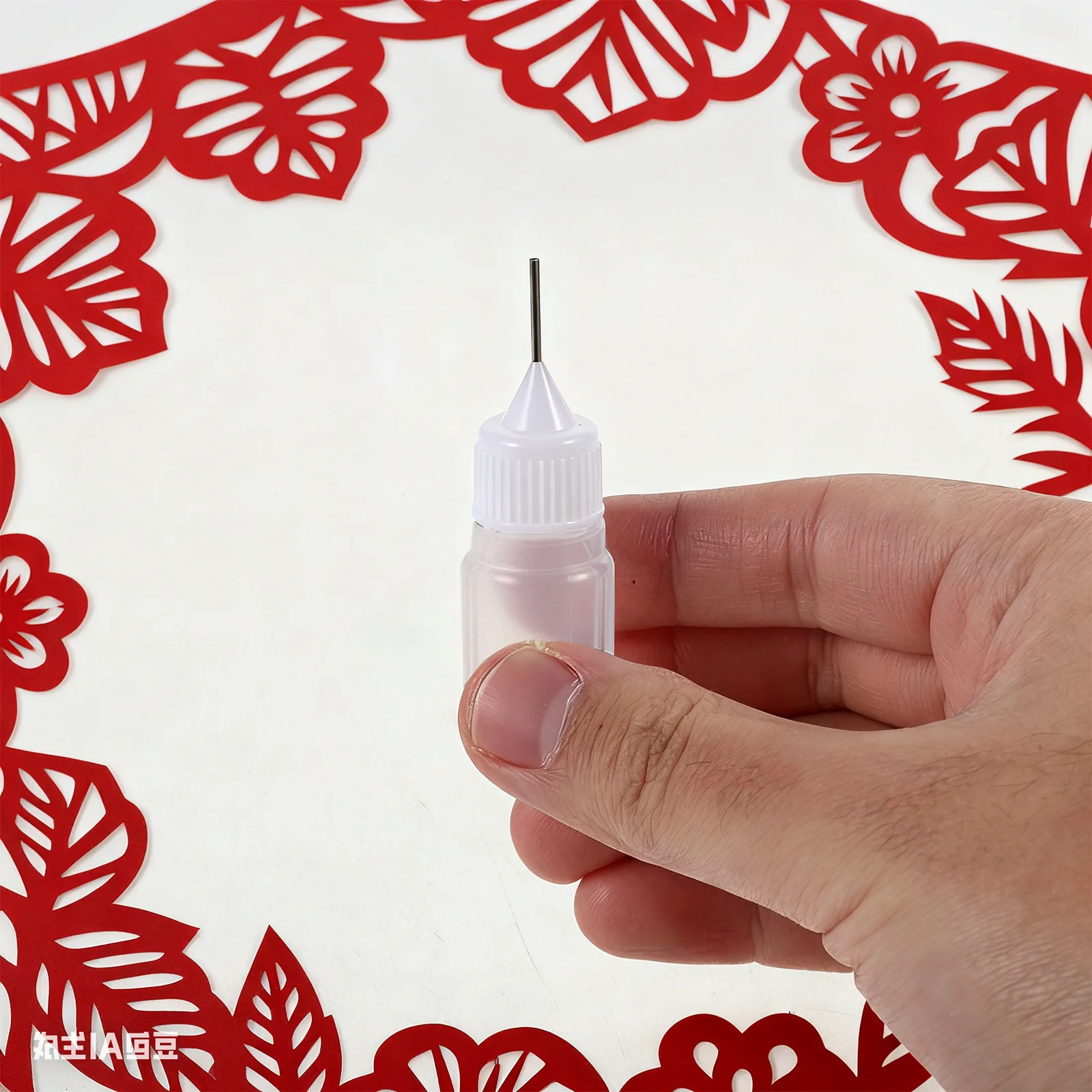 50 szt. Przezroczystych butelek z klejem rzemieślniczym 5 ml z precyzyjnym aplikatorem do wyciskania, do DIY, quillingu, zdobienia paznokci i precyzyjnego malowania.