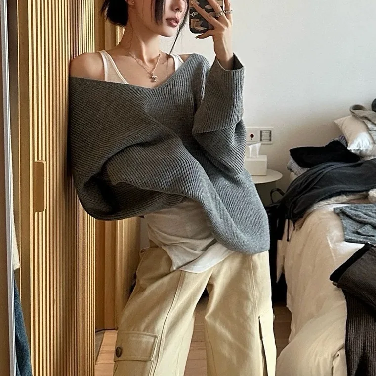 

Winter 2025 Lazy Style Big V-neck Knit Pullover Sweater Women's Loose Outer Wear Women's Clothing