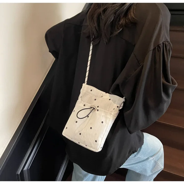 Kreative Falten-Tasche Neue Mode Trendige Umhängetasche Vielseitige Einzel-Schulter-Handytasche Aufbewahrung und Dekoration – Detail 14
