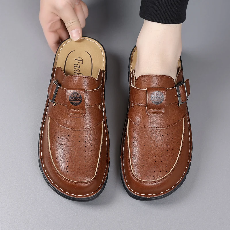 Atmungsaktive, perforierte Clog-Sandalen für Herren mit verstellbarem Schnallenriemen, leichter, bequemer Slip-On-Schuh für Freizeitkleidung und den Innenbereich. – Detail 8