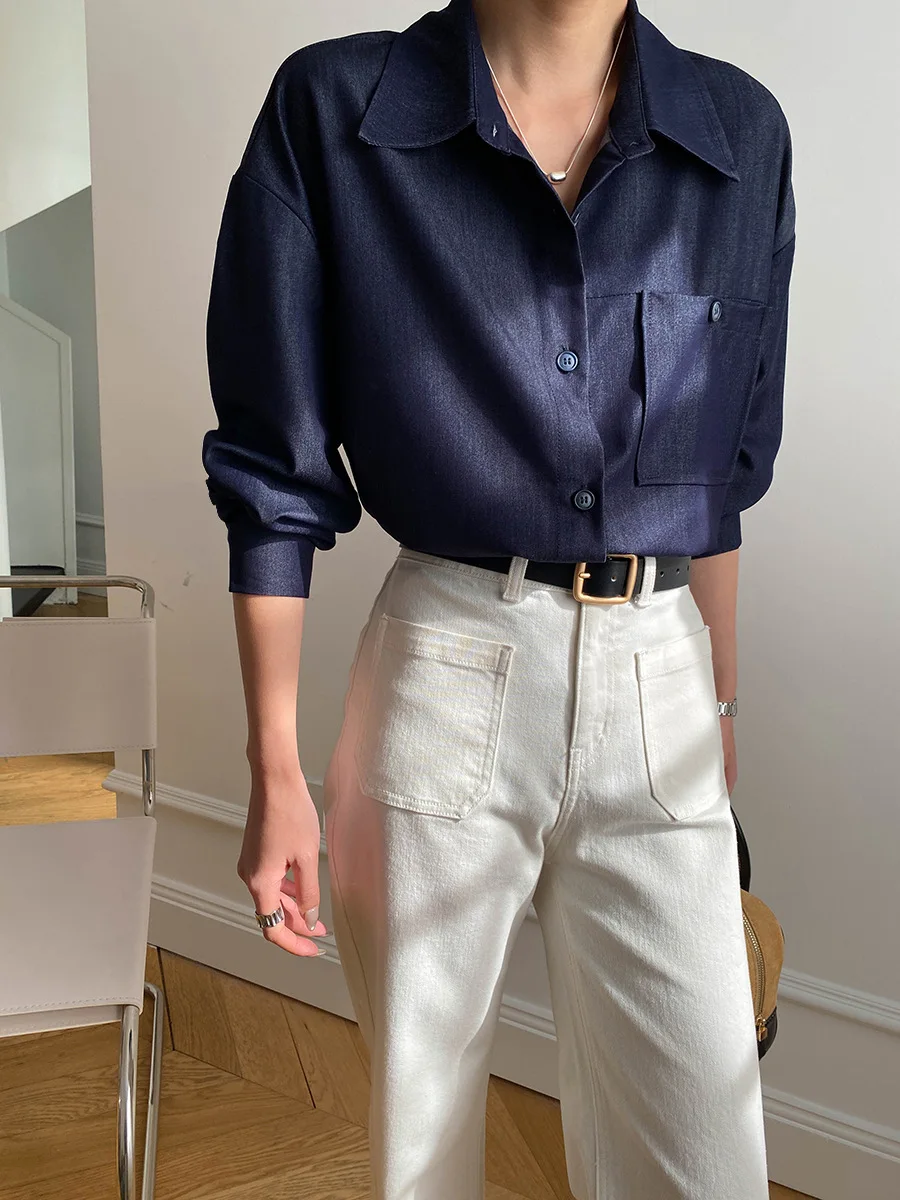 Camicia ampia con decorazione tascabile a maniche lunghe con risvolto tinta unita casual da donna primaverile